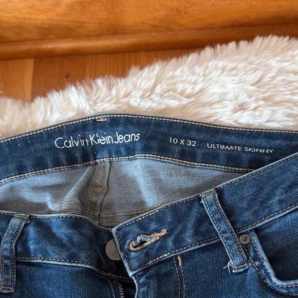 7 Pairs of Women's Jeans in Various Blue Shades, Size 10 - Picture 6 of 16